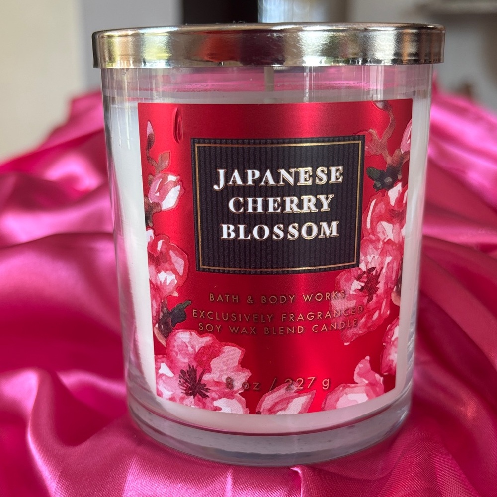 Bath & Body Works Japanese Cherry Blossom Candle - Red and White